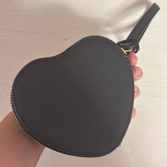 NWT juicy couture pink velour heart shaped wristlet wallet - Picture 4 of 6